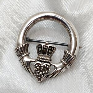 Art Deco era Hand Crafted Solid Sterling Silver Irish Celtic Claddagh Brooch pin